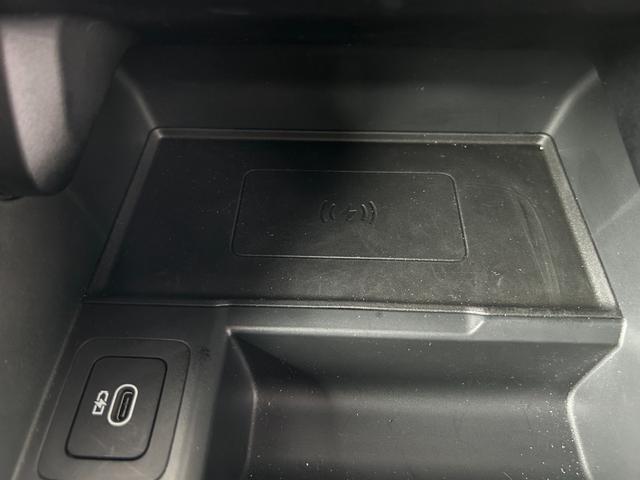 レンジローバーイヴォーク Ｓ　Ｄ２００　認定中古車　１オーナー　シートヒーター（Ｆ／Ｒ）　コールドクライメートパック　デジタルインナーミラー　ワイヤレス充電　パワーリアゲート　ブラックパック　２０インチＡＷ　ＡＣＣ／ＬＫＡ／ＢＳＭ／ＲＴＭ（51枚目）