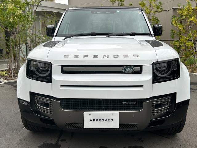 ディフェンダー １１０Ｘ－ダイナミックＳＥ　Ｄ３００　認定中古車　エアサス　サイドステップ（固定式）　レザー　メモリ付パワーシート　シートヒーター（Ｆ）　ＭＥＲＩＤＩＡＮ　ＡＣＣ／ＬＫＡ／ＢＳＭ／ＲＴＭ　２０インチＡＷ　　背面タイヤカバー　３６０カメラ（6枚目）