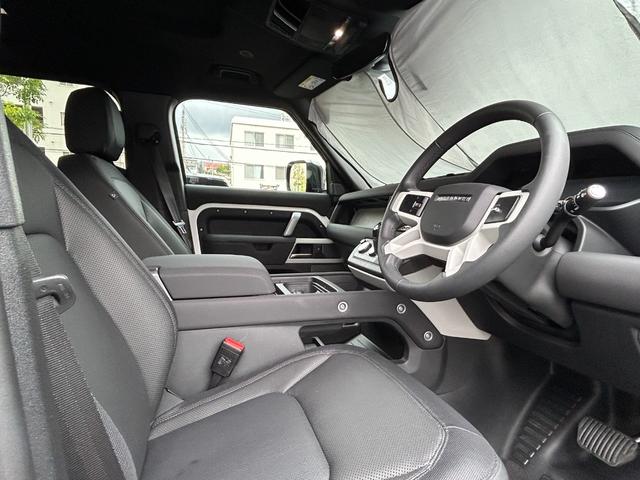 ディフェンダー １１０Ｘ－ダイナミックＳＥ　Ｄ３００　認定中古車　エアサス　サイドステップ（固定式）　レザー　メモリ付パワーシート　シートヒーター（Ｆ）　ＭＥＲＩＤＩＡＮ　ＡＣＣ／ＬＫＡ／ＢＳＭ／ＲＴＭ　２０インチＡＷ　　背面タイヤカバー　３６０カメラ（26枚目）