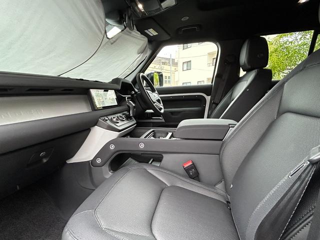 ディフェンダー １１０Ｘ－ダイナミックＳＥ　Ｄ３００　認定中古車　エアサス　サイドステップ（固定式）　レザー　メモリ付パワーシート　シートヒーター（Ｆ）　ＭＥＲＩＤＩＡＮ　ＡＣＣ／ＬＫＡ／ＢＳＭ／ＲＴＭ　２０インチＡＷ　　背面タイヤカバー　３６０カメラ（31枚目）