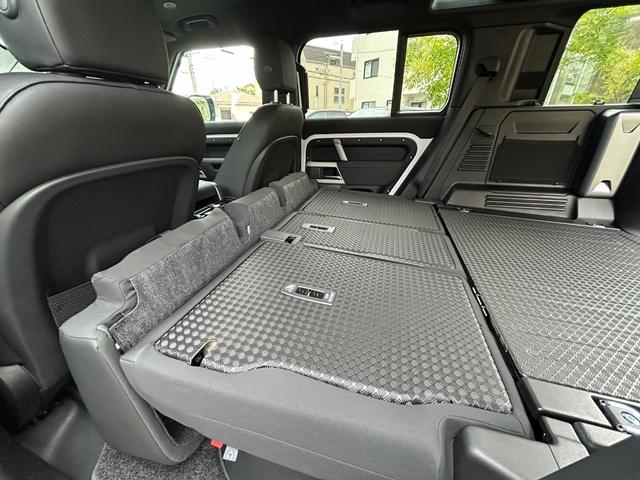 ディフェンダー １１０Ｘ－ダイナミックＳＥ　Ｄ３００　認定中古車　エアサス　サイドステップ（固定式）　レザー　メモリ付パワーシート　シートヒーター（Ｆ）　ＭＥＲＩＤＩＡＮ　ＡＣＣ／ＬＫＡ／ＢＳＭ／ＲＴＭ　２０インチＡＷ　　背面タイヤカバー　３６０カメラ（68枚目）