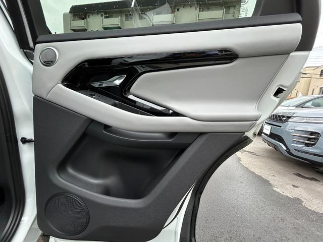 レンジローバーイヴォーク ダイナミック　ＨＳＥ　Ｐ３００ｅ　認定中古車　元デモカー　パノラミックガラスルーフ　メモリ付ＰＷシート　シートヒータ＆クーラ（Ｆ）シートヒータ（Ｒ）　ＭＥＲＩＤＩＡＮ　液晶メーター　ブラックパック　ＡＣＣ／ＬＫＡ／ＢＳＭ／ＲＴＭ（35枚目）