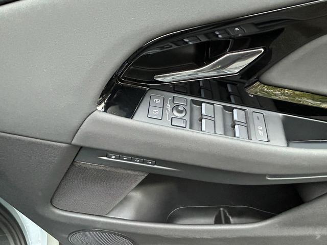 レンジローバーイヴォーク ダイナミック　ＳＥ　Ｐ２００　認定中古車　デジタルインナーミラー　ＭＥＲＩＤＩＡＮ　シートヒータ（Ｆ／Ｒ）　２０ＡＷ　ハンドルヒータ　コールドクライメートパック　サラウンドカメラ　パワーリアゲート　ＡＣＣ／ＬＫＡ／ＢＳＭ／ＲＴＭ（27枚目）