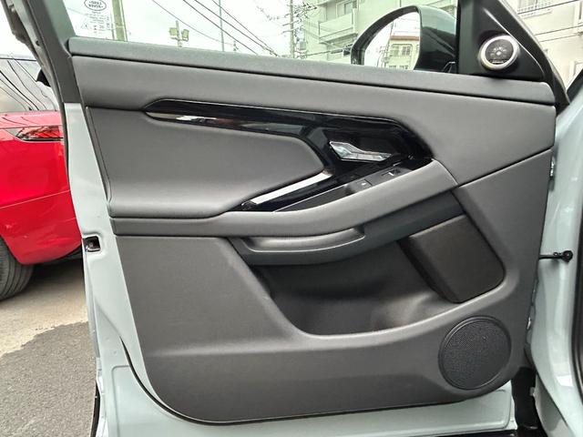 レンジローバーイヴォーク ダイナミック　ＳＥ　Ｐ２００　認定中古車　デジタルインナーミラー　ＭＥＲＩＤＩＡＮ　シートヒータ（Ｆ／Ｒ）　２０ＡＷ　ハンドルヒータ　コールドクライメートパック　サラウンドカメラ　パワーリアゲート　ＡＣＣ／ＬＫＡ／ＢＳＭ／ＲＴＭ（33枚目）