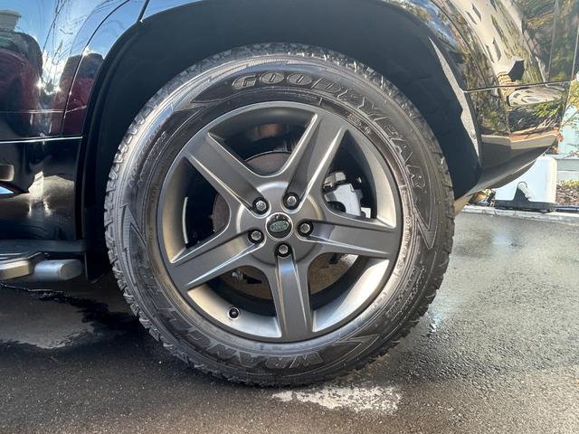 ディフェンダー １１０ＳＥ　Ｐ３００　認定中古車　１オーナ　ＭＥＲＩＤＩＡＮサラウンド　固定サイドステップ　エアサス　３６０カメラ　ワイヤレス充電　シートヒータ　２０ＡＷ　メモリ付パワーシート　純正ドラレコ　ＡＣＣ／ＬＫＡ／ＢＳＭ／ＲＴＭ（18枚目）