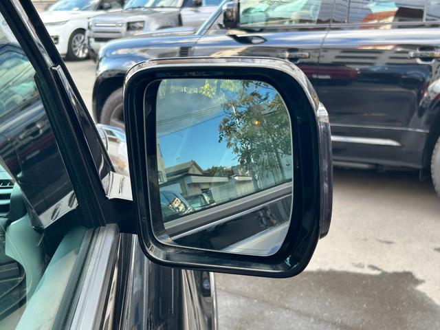 ディフェンダー １１０ＳＥ　Ｐ３００　認定中古車　１オーナ　ＭＥＲＩＤＩＡＮサラウンド　固定サイドステップ　エアサス　３６０カメラ　ワイヤレス充電　シートヒータ　２０ＡＷ　メモリ付パワーシート　純正ドラレコ　ＡＣＣ／ＬＫＡ／ＢＳＭ／ＲＴＭ（24枚目）