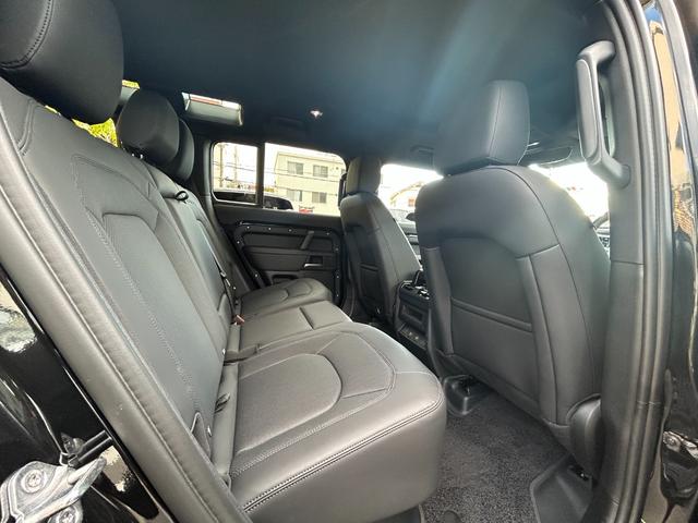 ディフェンダー １１０ＳＥ　Ｐ３００　認定中古車　１オーナ　ＭＥＲＩＤＩＡＮサラウンド　固定サイドステップ　エアサス　３６０カメラ　ワイヤレス充電　シートヒータ　２０ＡＷ　メモリ付パワーシート　純正ドラレコ　ＡＣＣ／ＬＫＡ／ＢＳＭ／ＲＴＭ（36枚目）