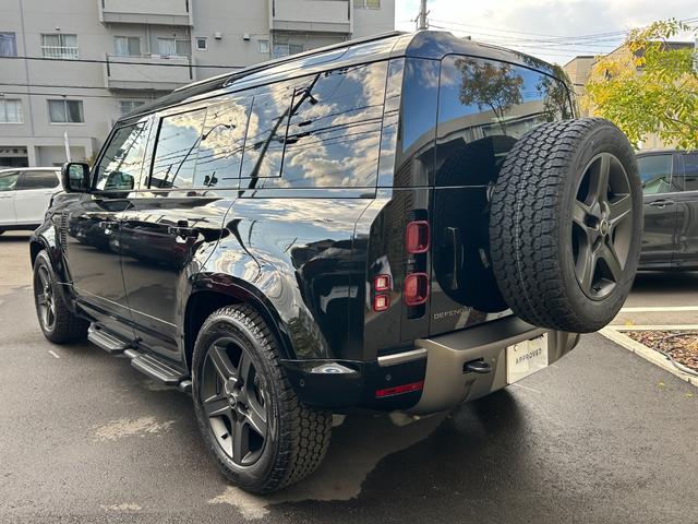 ディフェンダー １１０ＳＥ　Ｐ３００　認定中古車　１オーナ　ＭＥＲＩＤＩＡＮサラウンド　固定サイドステップ　エアサス　３６０カメラ　ワイヤレス充電　シートヒータ　２０ＡＷ　メモリ付パワーシート　純正ドラレコ　ＡＣＣ／ＬＫＡ／ＢＳＭ／ＲＴＭ（40枚目）