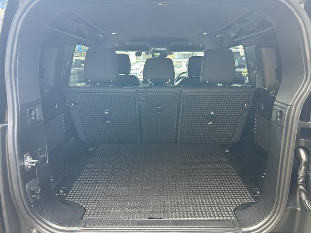 ディフェンダー １１０ＳＥ　Ｐ３００　認定中古車　１オーナ　ＭＥＲＩＤＩＡＮサラウンド　固定サイドステップ　エアサス　３６０カメラ　ワイヤレス充電　シートヒータ　２０ＡＷ　メモリ付パワーシート　純正ドラレコ　ＡＣＣ／ＬＫＡ／ＢＳＭ／ＲＴＭ（43枚目）