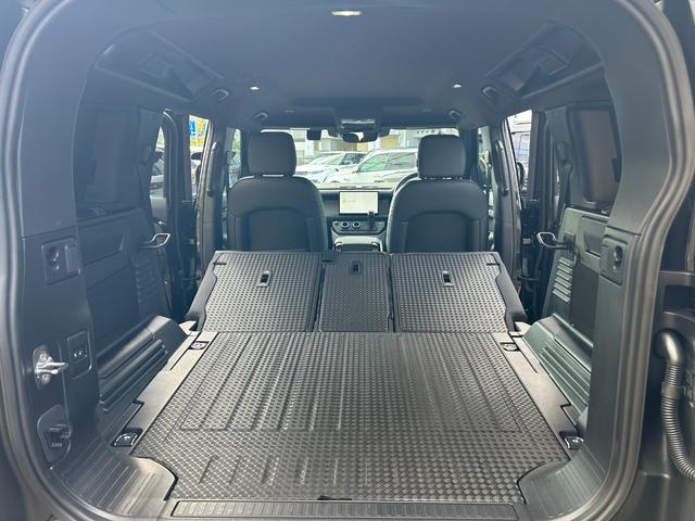 ディフェンダー １１０ＳＥ　Ｐ３００　認定中古車　１オーナ　ＭＥＲＩＤＩＡＮサラウンド　固定サイドステップ　エアサス　３６０カメラ　ワイヤレス充電　シートヒータ　２０ＡＷ　メモリ付パワーシート　純正ドラレコ　ＡＣＣ／ＬＫＡ／ＢＳＭ／ＲＴＭ（45枚目）