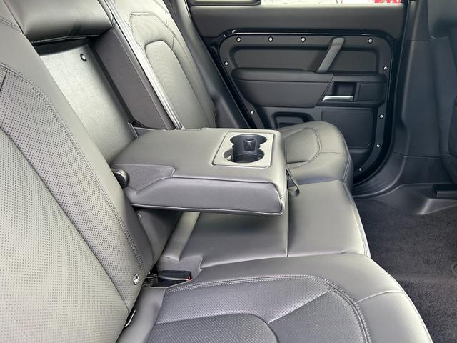 ディフェンダー １１０ＳＥ　Ｐ３００　認定中古車　１オーナ　ＭＥＲＩＤＩＡＮサラウンド　固定サイドステップ　エアサス　３６０カメラ　ワイヤレス充電　シートヒータ　２０ＡＷ　メモリ付パワーシート　純正ドラレコ　ＡＣＣ／ＬＫＡ／ＢＳＭ／ＲＴＭ（48枚目）