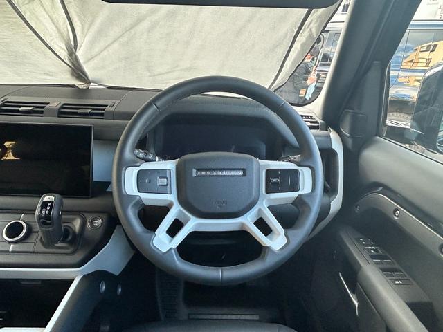 ディフェンダー １１０ＳＥ　Ｐ３００　認定中古車　１オーナ　ＭＥＲＩＤＩＡＮサラウンド　固定サイドステップ　エアサス　３６０カメラ　ワイヤレス充電　シートヒータ　２０ＡＷ　メモリ付パワーシート　純正ドラレコ　ＡＣＣ／ＬＫＡ／ＢＳＭ／ＲＴＭ（51枚目）