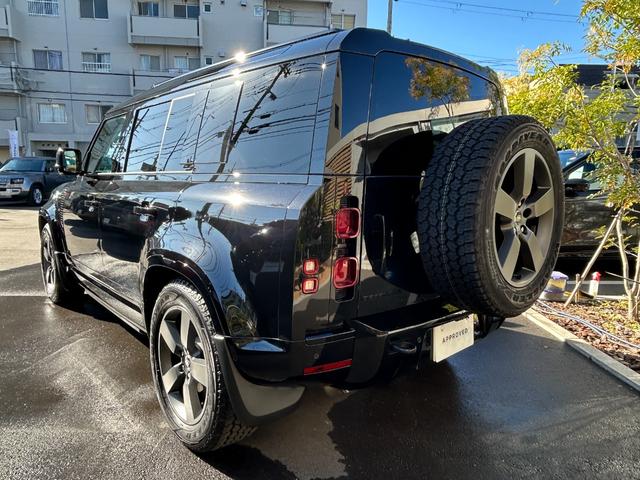 ディフェンダー 110X-ダイナミックHSE D350 認定中古車 7人乗 電動ステップ エアサス シートヒータ&クーラ(フロント)MERIDIAN スライディングパノラミックルーフ コールドクライメートパック ブラックパック 非接触充電 マッドフラップ(19枚目)