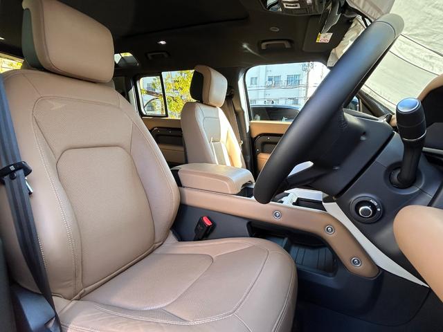 ディフェンダー 110X-ダイナミックHSE D350 認定中古車 7人乗 電動ステップ エアサス シートヒータ&クーラ(フロント)MERIDIAN スライディングパノラミックルーフ コールドクライメートパック ブラックパック 非接触充電 マッドフラップ(33枚目)