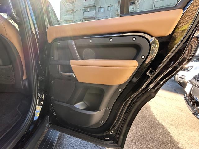 ディフェンダー 110X-ダイナミックHSE D350 認定中古車 7人乗 電動ステップ エアサス シートヒータ&クーラ(フロント)MERIDIAN スライディングパノラミックルーフ コールドクライメートパック ブラックパック 非接触充電 マッドフラップ(40枚目)