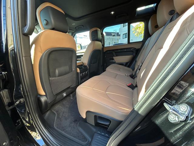 ディフェンダー 110X-ダイナミックHSE D350 認定中古車 7人乗 電動ステップ エアサス シートヒータ&クーラ(フロント)MERIDIAN スライディングパノラミックルーフ コールドクライメートパック ブラックパック 非接触充電 マッドフラップ(46枚目)