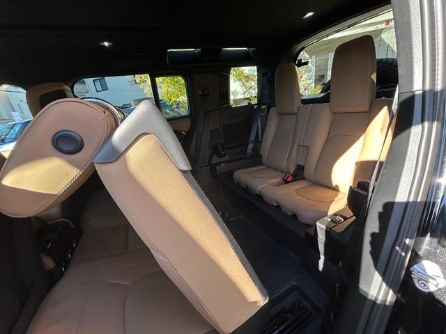 ディフェンダー 110X-ダイナミックHSE D350 認定中古車 7人乗 電動ステップ エアサス シートヒータ&クーラ(フロント)MERIDIAN スライディングパノラミックルーフ コールドクライメートパック ブラックパック 非接触充電 マッドフラップ(48枚目)