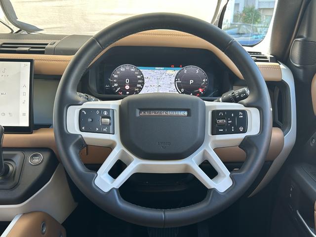 ディフェンダー 110X-ダイナミックHSE D350 認定中古車 7人乗 電動ステップ エアサス シートヒータ&クーラ(フロント)MERIDIAN スライディングパノラミックルーフ コールドクライメートパック ブラックパック 非接触充電 マッドフラップ(52枚目)