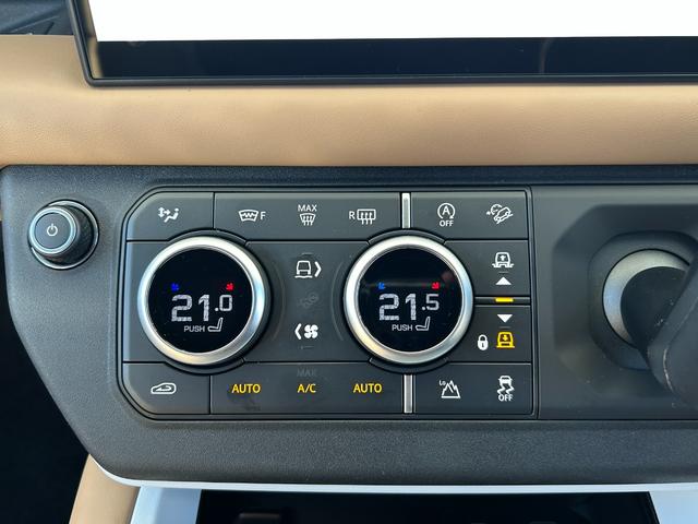 ディフェンダー 110X-ダイナミックHSE D350 認定中古車 7人乗 電動ステップ エアサス シートヒータ&クーラ(フロント)MERIDIAN スライディングパノラミックルーフ コールドクライメートパック ブラックパック 非接触充電 マッドフラップ(65枚目)