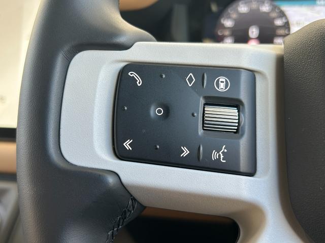 ディフェンダー 110X-ダイナミックHSE D350 認定中古車 7人乗 電動ステップ エアサス シートヒータ&クーラ(フロント)MERIDIAN スライディングパノラミックルーフ コールドクライメートパック ブラックパック 非接触充電 マッドフラップ(69枚目)