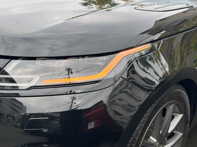 レンジローバーヴェラール Ｒ　ダイナミック　Ｓ　Ｐ２５０　認定中古車　エアサス　スライディングパノラミックルーフ　ＭＥＲＩＤＩＡＮ　シートヒータ（Ｆ）　コールドクライメートパック　パワーリアゲート　ブラックパック　２１ＡＷ　ＡＣＣ／ＬＫＡ／ＢＳＭ／ＲＴＭ（8枚目）