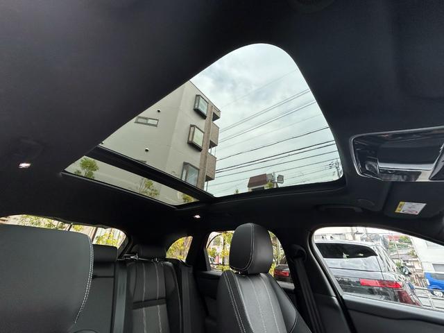 レンジローバーヴェラール Ｒ　ダイナミック　Ｓ　Ｐ２５０　認定中古車　エアサス　スライディングパノラミックルーフ　ＭＥＲＩＤＩＡＮ　シートヒータ（Ｆ）　コールドクライメートパック　パワーリアゲート　ブラックパック　２１ＡＷ　ＡＣＣ／ＬＫＡ／ＢＳＭ／ＲＴＭ（24枚目）