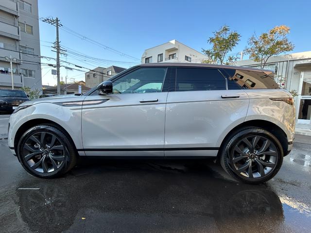 レンジローバーイヴォーク ブロンズコレクション　キュレーテッド　フォージャパン　認定中古車　パノラミックスライディングルーフ　コールドクライメートパック　デジタルインナーミラー　サラウンドカメラ　アルミペダルカバー　パワーテールゲート　純正ドラレコ　ワイヤレス充電　２０インチＡＷ（12枚目）