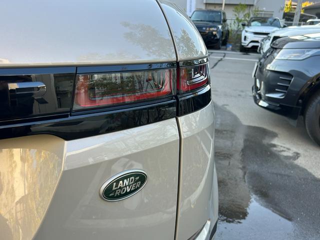 レンジローバーイヴォーク ブロンズコレクション　キュレーテッド　フォージャパン　認定中古車　パノラミックスライディングルーフ　コールドクライメートパック　デジタルインナーミラー　サラウンドカメラ　アルミペダルカバー　パワーテールゲート　純正ドラレコ　ワイヤレス充電　２０インチＡＷ（15枚目）
