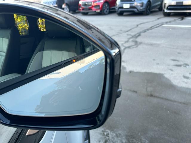 レンジローバーイヴォーク ブロンズコレクション　キュレーテッド　フォージャパン　認定中古車　パノラミックスライディングルーフ　コールドクライメートパック　デジタルインナーミラー　サラウンドカメラ　アルミペダルカバー　パワーテールゲート　純正ドラレコ　ワイヤレス充電　２０インチＡＷ（33枚目）