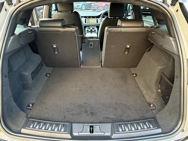 レンジローバーイヴォーク ブロンズコレクション　キュレーテッド　フォージャパン　認定中古車　パノラミックスライディングルーフ　コールドクライメートパック　デジタルインナーミラー　サラウンドカメラ　アルミペダルカバー　パワーテールゲート　純正ドラレコ　ワイヤレス充電　２０インチＡＷ（64枚目）