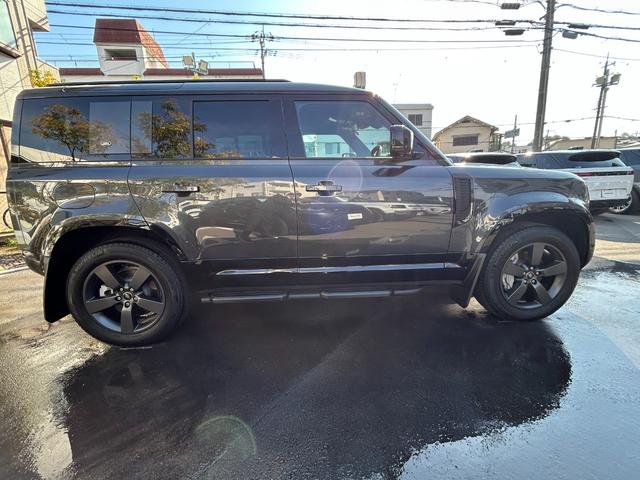 ディフェンダー 110X-ダイナミックHSE D300 認定中古車 1オーナー パノラミックスライディングルーフ サイドステップ ボンネットデカール MERIDIAN シートヒータ(F/R)&クーラ(F) 20AW 3ゾーンAC クラシックマッドガード(9枚目)