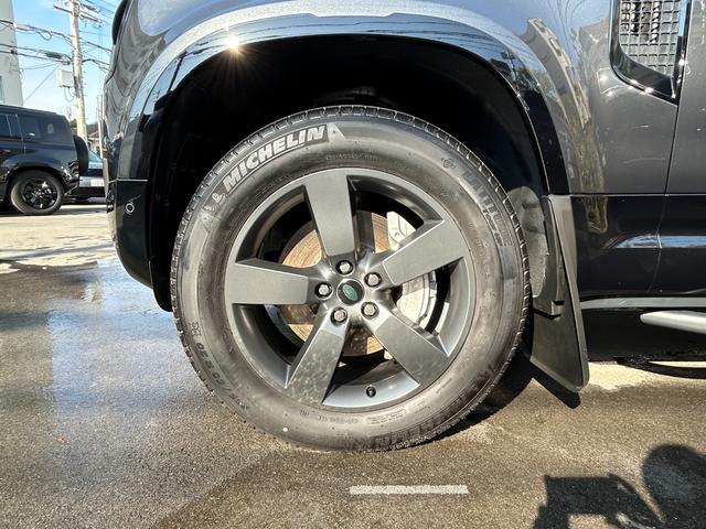 ディフェンダー 110X-ダイナミックHSE D300 認定中古車 1オーナー パノラミックスライディングルーフ サイドステップ ボンネットデカール MERIDIAN シートヒータ(F/R)&クーラ(F) 20AW 3ゾーンAC クラシックマッドガード(15枚目)