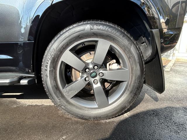 ディフェンダー 110X-ダイナミックHSE D300 認定中古車 1オーナー パノラミックスライディングルーフ サイドステップ ボンネットデカール MERIDIAN シートヒータ(F/R)&クーラ(F) 20AW 3ゾーンAC クラシックマッドガード(16枚目)