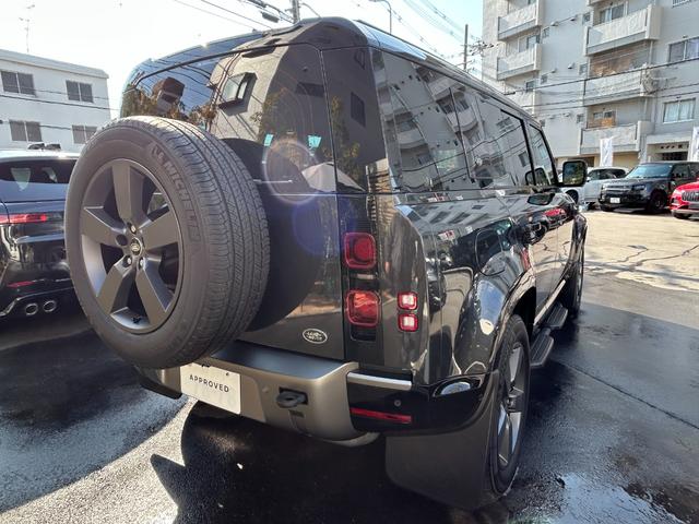 ディフェンダー 110X-ダイナミックHSE D300 認定中古車 1オーナー パノラミックスライディングルーフ サイドステップ ボンネットデカール MERIDIAN シートヒータ(F/R)&クーラ(F) 20AW 3ゾーンAC クラシックマッドガード(17枚目)