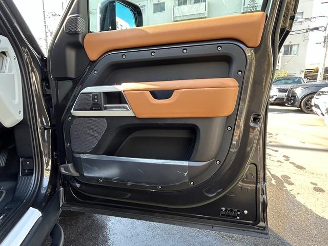 ディフェンダー 110X-ダイナミックHSE D300 認定中古車 1オーナー パノラミックスライディングルーフ サイドステップ ボンネットデカール MERIDIAN シートヒータ(F/R)&クーラ(F) 20AW 3ゾーンAC クラシックマッドガード(26枚目)