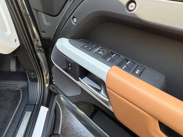 ディフェンダー 110X-ダイナミックHSE D300 認定中古車 1オーナー パノラミックスライディングルーフ サイドステップ ボンネットデカール MERIDIAN シートヒータ(F/R)&クーラ(F) 20AW 3ゾーンAC クラシックマッドガード(27枚目)