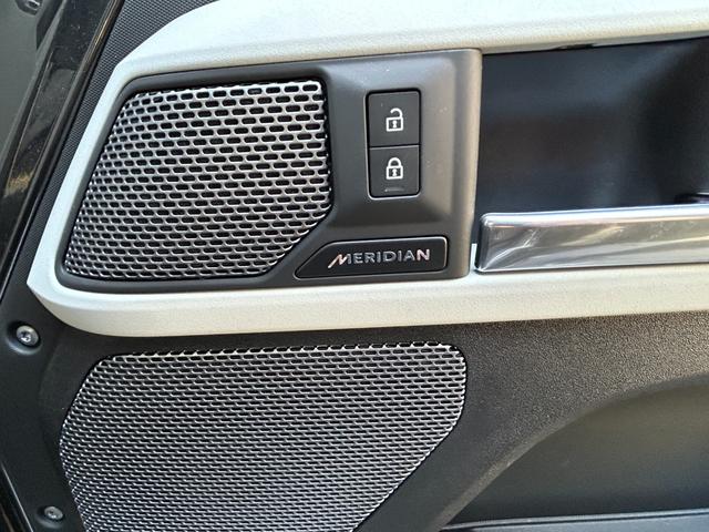 ディフェンダー 110X-ダイナミックHSE D300 認定中古車 1オーナー パノラミックスライディングルーフ サイドステップ ボンネットデカール MERIDIAN シートヒータ(F/R)&クーラ(F) 20AW 3ゾーンAC クラシックマッドガード(28枚目)