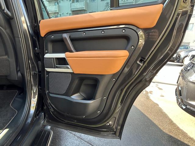 ディフェンダー 110X-ダイナミックHSE D300 認定中古車 1オーナー パノラミックスライディングルーフ サイドステップ ボンネットデカール MERIDIAN シートヒータ(F/R)&クーラ(F) 20AW 3ゾーンAC クラシックマッドガード(39枚目)