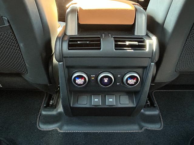 ディフェンダー 110X-ダイナミックHSE D300 認定中古車 1オーナー パノラミックスライディングルーフ サイドステップ ボンネットデカール MERIDIAN シートヒータ(F/R)&クーラ(F) 20AW 3ゾーンAC クラシックマッドガード(48枚目)