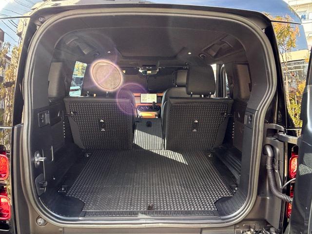 ディフェンダー 110X-ダイナミックHSE D300 認定中古車 1オーナー パノラミックスライディングルーフ サイドステップ ボンネットデカール MERIDIAN シートヒータ(F/R)&クーラ(F) 20AW 3ゾーンAC クラシックマッドガード(74枚目)