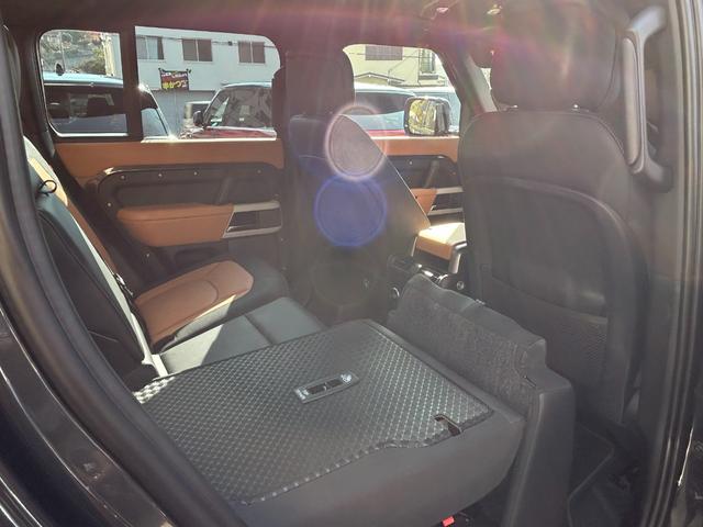 ディフェンダー 110X-ダイナミックHSE D300 認定中古車 1オーナー パノラミックスライディングルーフ サイドステップ ボンネットデカール MERIDIAN シートヒータ(F/R)&クーラ(F) 20AW 3ゾーンAC クラシックマッドガード(76枚目)