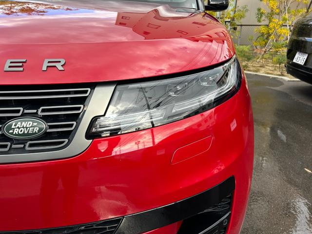レンジローバースポーツ Ｓ　Ｄ３００　認定中古車　電動サイドステップ　パノラミックルーフ　ＭＥＲＩＤＩＡＮ　リアブラインド　デジタルインナーミラー　ハンドルヒータ　シートヒータ　エアクオリティ　パワーリアゲート　純正ドラレコ　２０ＡＷ（9枚目）