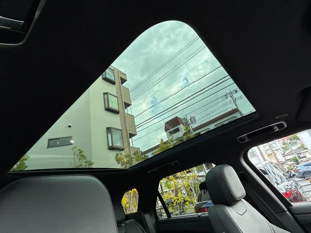 レンジローバースポーツ Ｓ　Ｄ３００　認定中古車　電動サイドステップ　パノラミックルーフ　ＭＥＲＩＤＩＡＮ　リアブラインド　デジタルインナーミラー　ハンドルヒータ　シートヒータ　エアクオリティ　パワーリアゲート　純正ドラレコ　２０ＡＷ（25枚目）