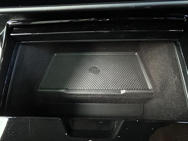 レンジローバースポーツ Ｓ　Ｄ３００　認定中古車　電動サイドステップ　パノラミックルーフ　ＭＥＲＩＤＩＡＮ　リアブラインド　デジタルインナーミラー　ハンドルヒータ　シートヒータ　エアクオリティ　パワーリアゲート　純正ドラレコ　２０ＡＷ（29枚目）