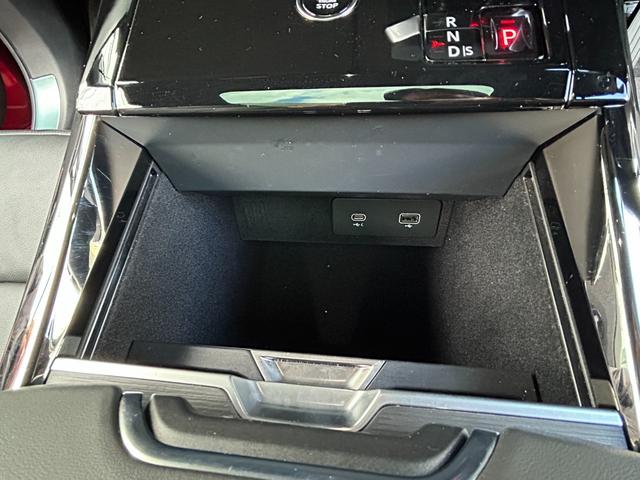 レンジローバースポーツ Ｓ　Ｄ３００　認定中古車　電動サイドステップ　パノラミックルーフ　ＭＥＲＩＤＩＡＮ　リアブラインド　デジタルインナーミラー　ハンドルヒータ　シートヒータ　エアクオリティ　パワーリアゲート　純正ドラレコ　２０ＡＷ（30枚目）