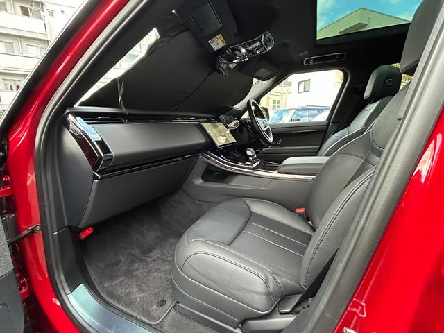 レンジローバースポーツ Ｓ　Ｄ３００　認定中古車　電動サイドステップ　パノラミックルーフ　ＭＥＲＩＤＩＡＮ　リアブラインド　デジタルインナーミラー　ハンドルヒータ　シートヒータ　エアクオリティ　パワーリアゲート　純正ドラレコ　２０ＡＷ（40枚目）