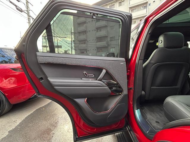 レンジローバースポーツ Ｓ　Ｄ３００　認定中古車　電動サイドステップ　パノラミックルーフ　ＭＥＲＩＤＩＡＮ　リアブラインド　デジタルインナーミラー　ハンドルヒータ　シートヒータ　エアクオリティ　パワーリアゲート　純正ドラレコ　２０ＡＷ（50枚目）