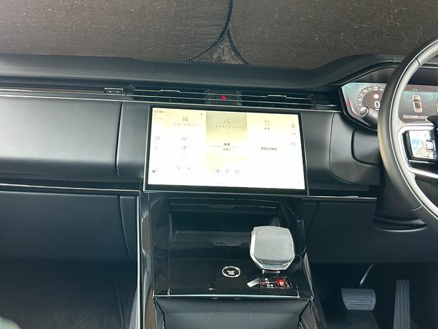 レンジローバースポーツ Ｓ　Ｄ３００　認定中古車　電動サイドステップ　パノラミックルーフ　ＭＥＲＩＤＩＡＮ　リアブラインド　デジタルインナーミラー　ハンドルヒータ　シートヒータ　エアクオリティ　パワーリアゲート　純正ドラレコ　２０ＡＷ（55枚目）