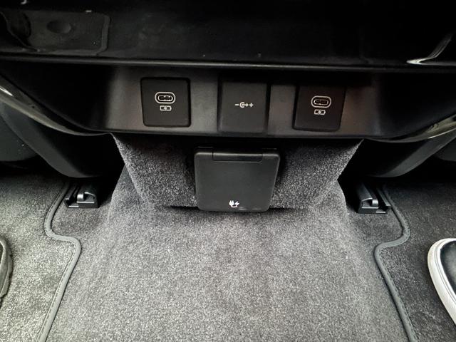 レンジローバースポーツ Ｓ　Ｄ３００　認定中古車　電動サイドステップ　パノラミックルーフ　ＭＥＲＩＤＩＡＮ　リアブラインド　デジタルインナーミラー　ハンドルヒータ　シートヒータ　エアクオリティ　パワーリアゲート　純正ドラレコ　２０ＡＷ（57枚目）