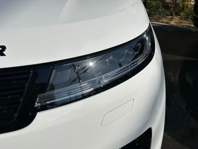 レンジローバースポーツ ダイナミックＳＥ　Ｄ３００　認定中古車　全席シートヒータ＆クーラ　ハンドルヒータ　パノラミックスライディングルーフ　電動ステップ　ＭＥＲＩＤＩＡＮ　ソフトドアクローズ　メモリ付パワーシート　純正ドラレコ　ワイヤレス充電　２３ＡＷ（9枚目）